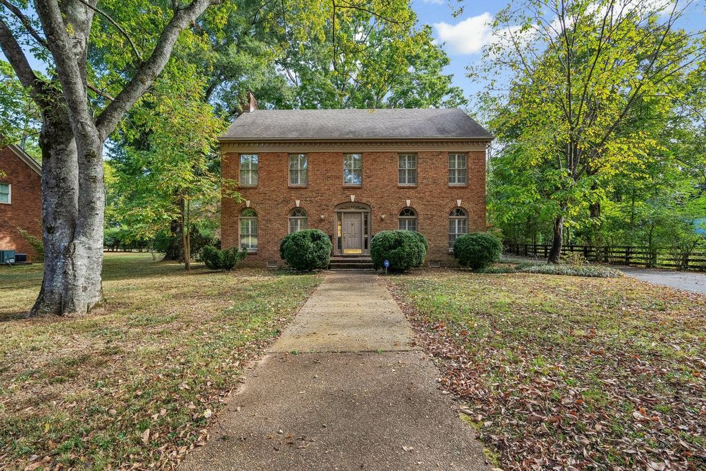 1107 Graymere Manor Rd, Columbia