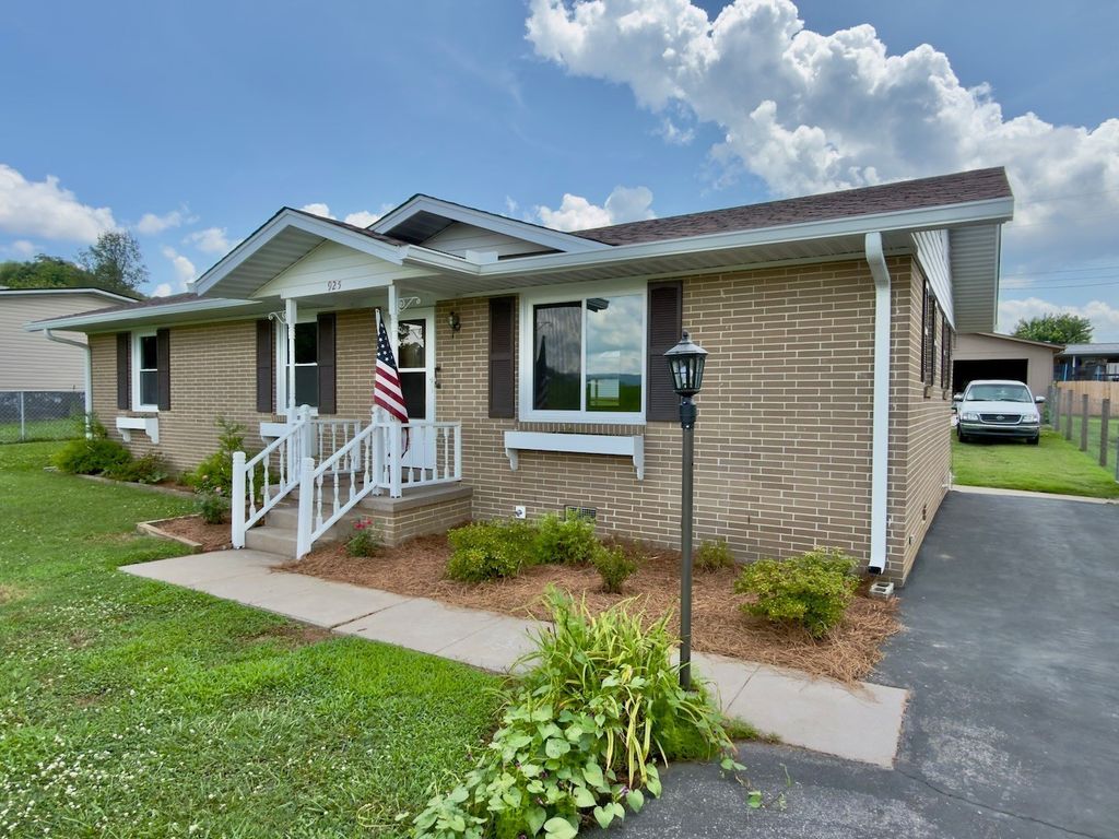 925 Old Mcminnville Rd, Woodbury