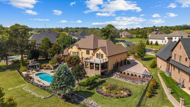 824 Stonebrook Dr, Lebanon