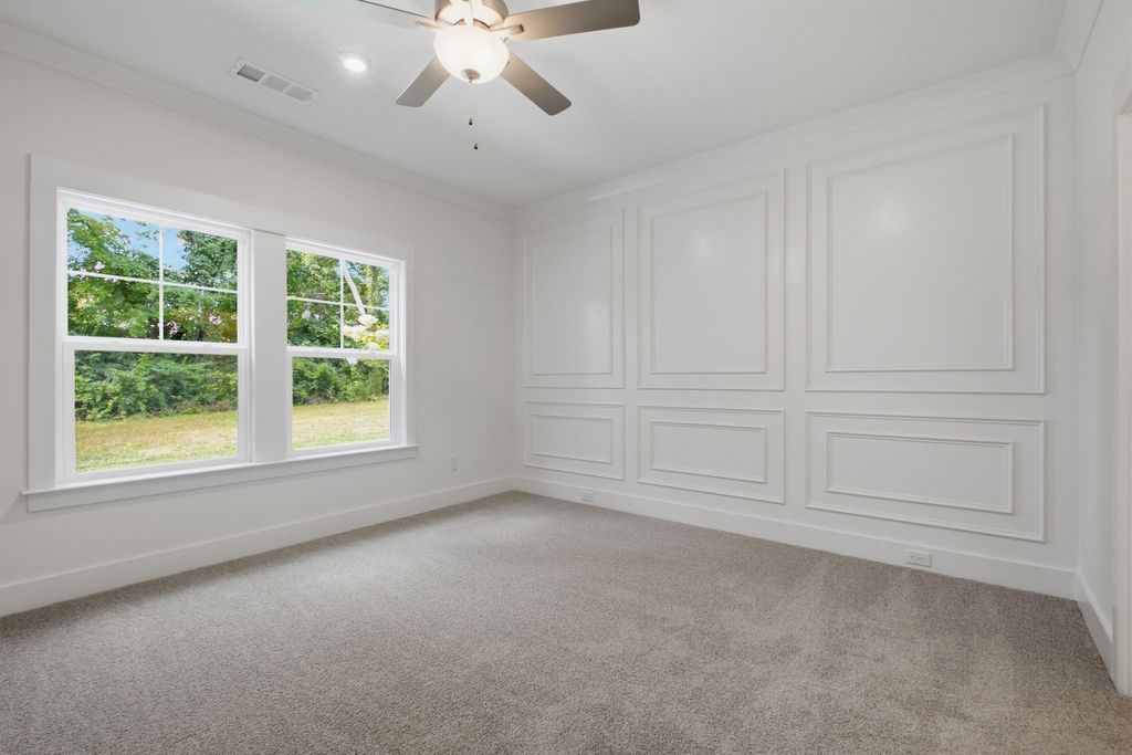 734 Coburg Street, Gallatin Property Listing: MLS® #3623586