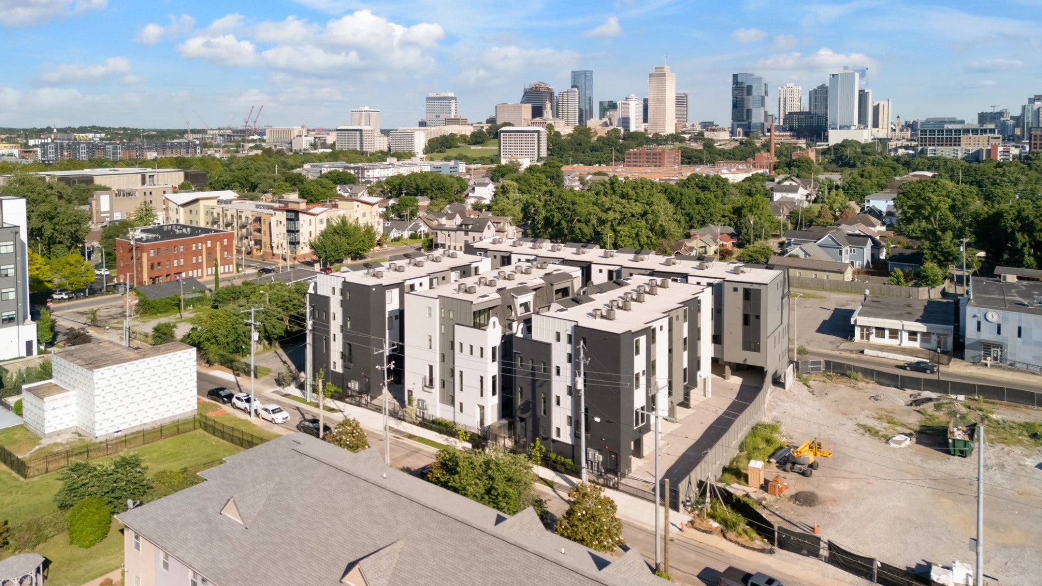 Photo of Listing #3001755