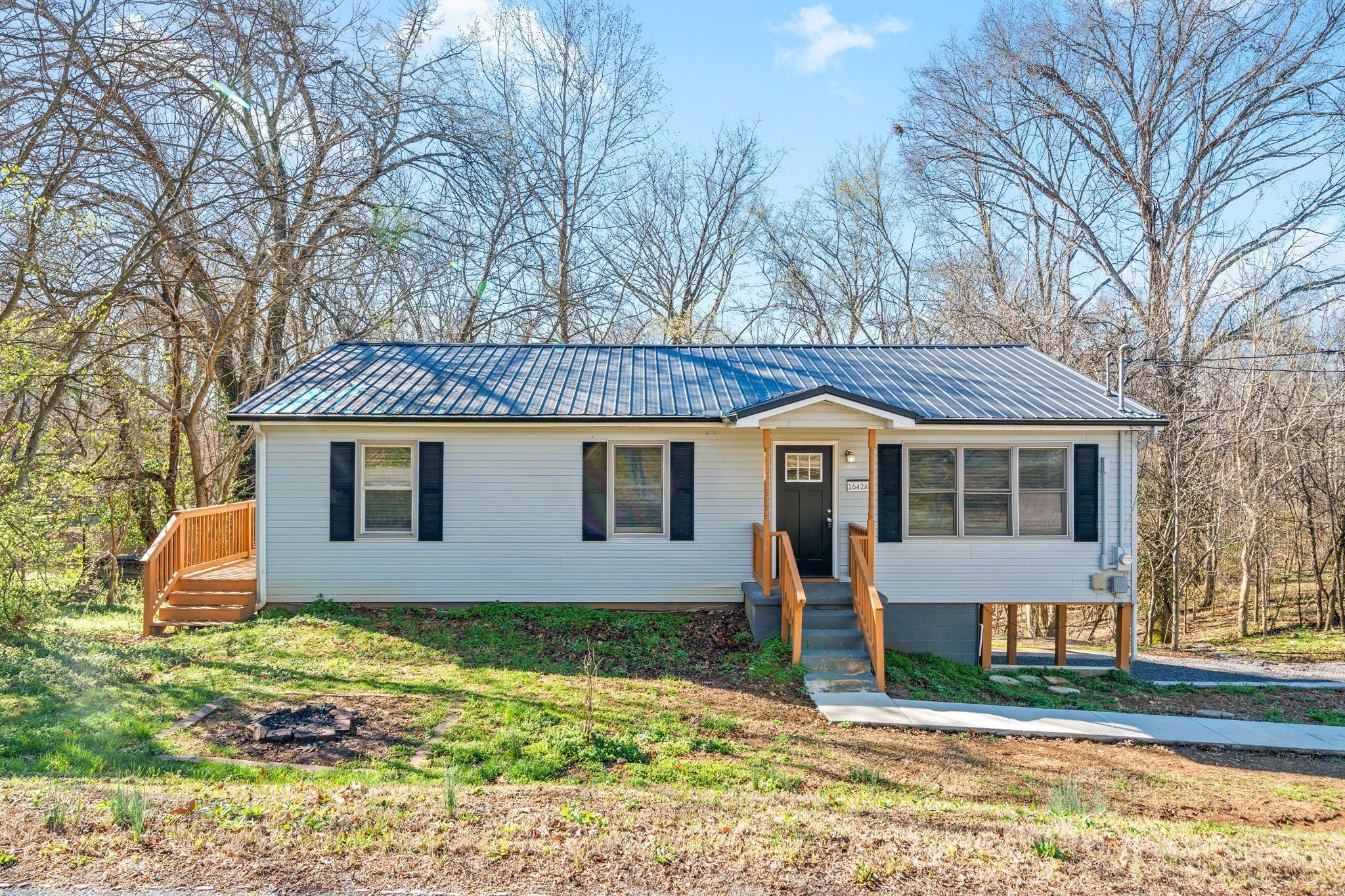 Photo for MLS 3032151 in 1642 Keesee Rd Clarksville, TN - 37040