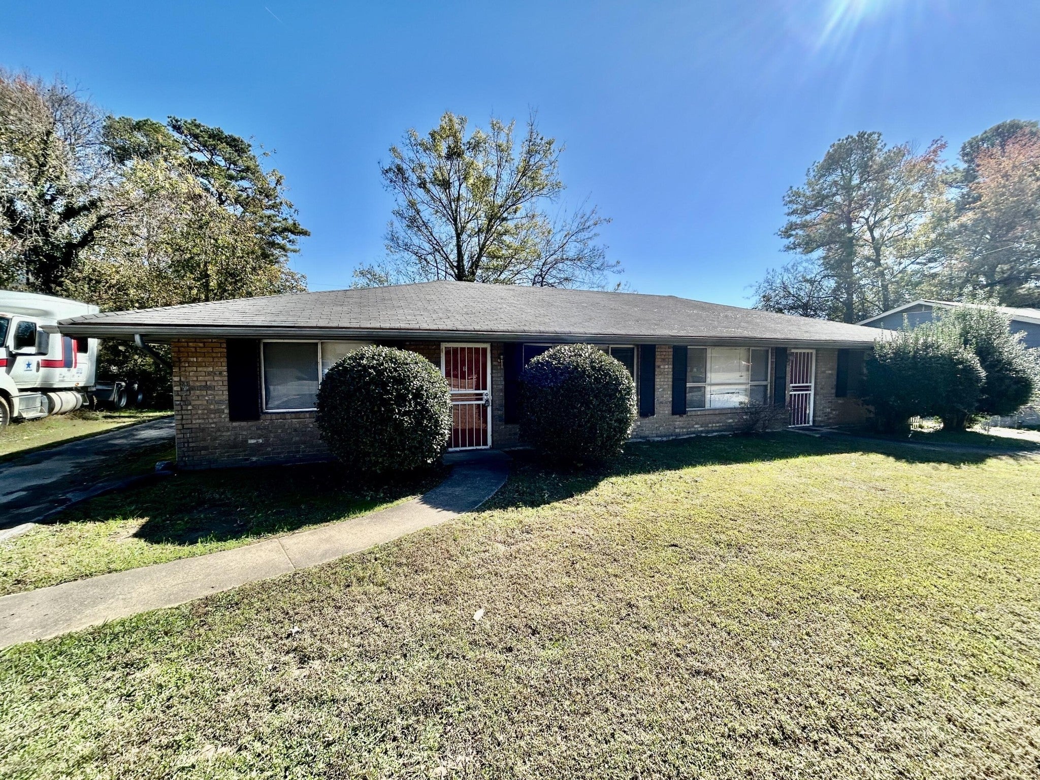 Photo of Listing #3045736