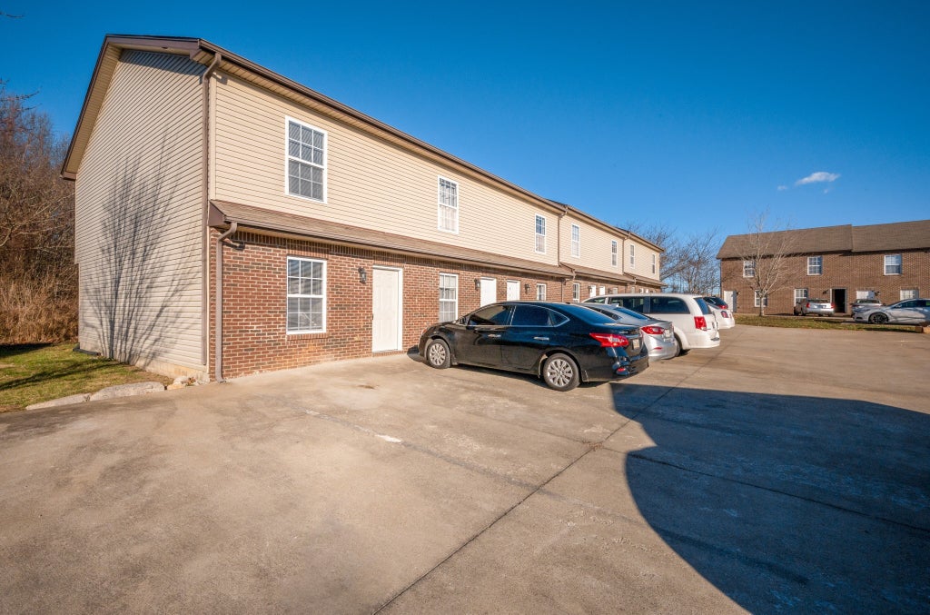 525 Patriot Park Ct, Clarksville