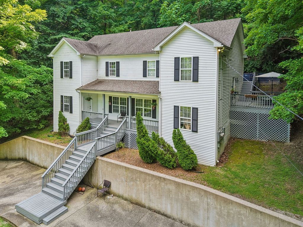 1017 Harpeth Valley Ct, Nashville