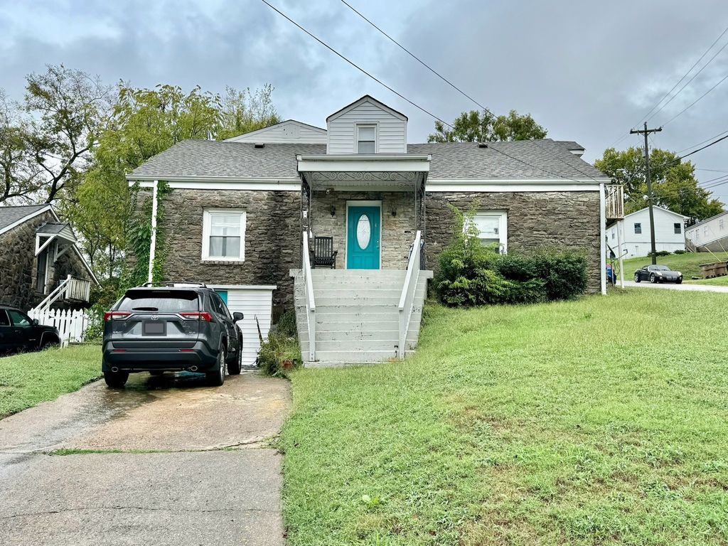 300 37th Ave N, Nashville