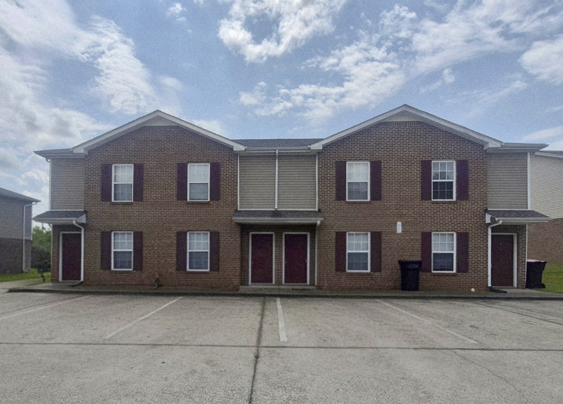 Photo for MLS 3501008 in 812 Oak Arbor Ct Clarksville, TN - 37040