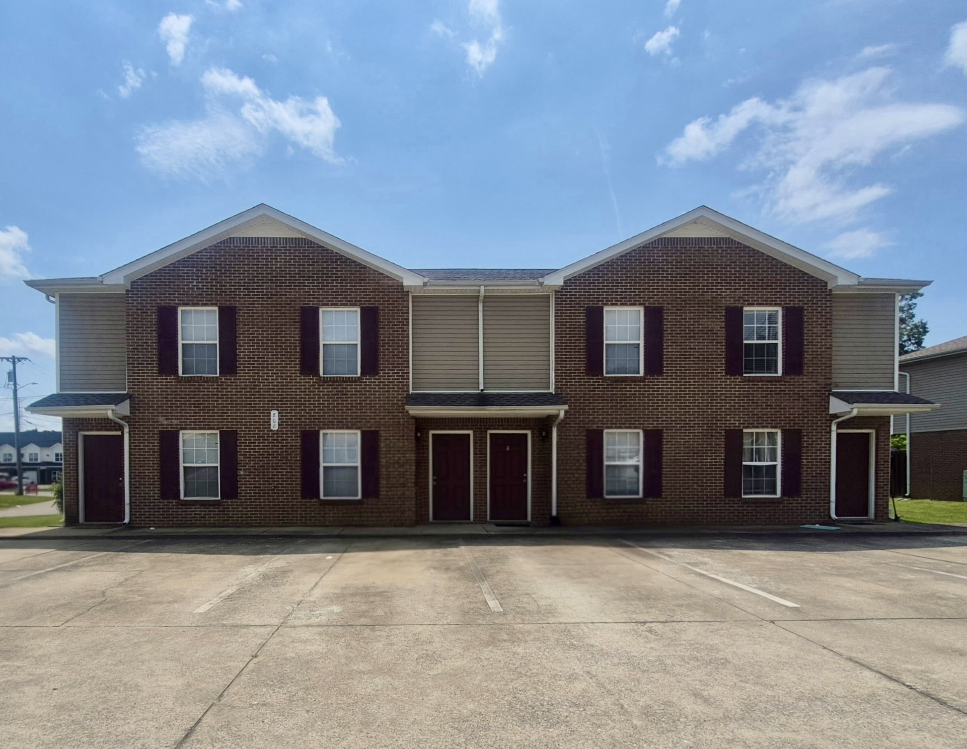 Photo for MLS 3501019 in 808 Oak Arbor Ct Clarksville, TN - 37040