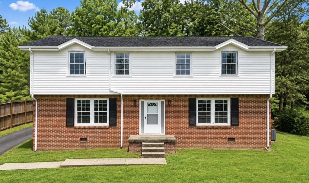 120 Cross Timbers Dr, Nashville