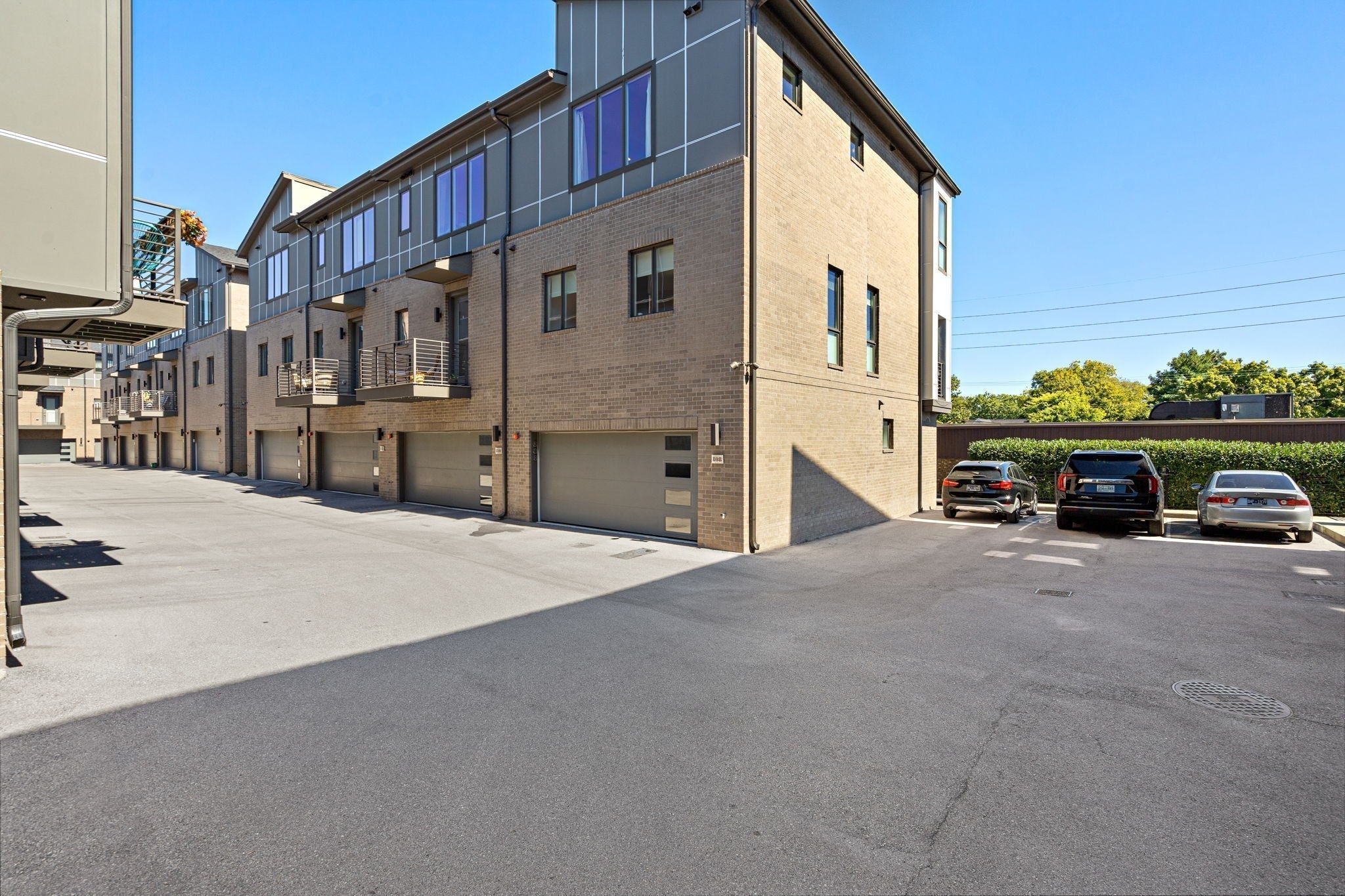 Photo of Listing #2810695