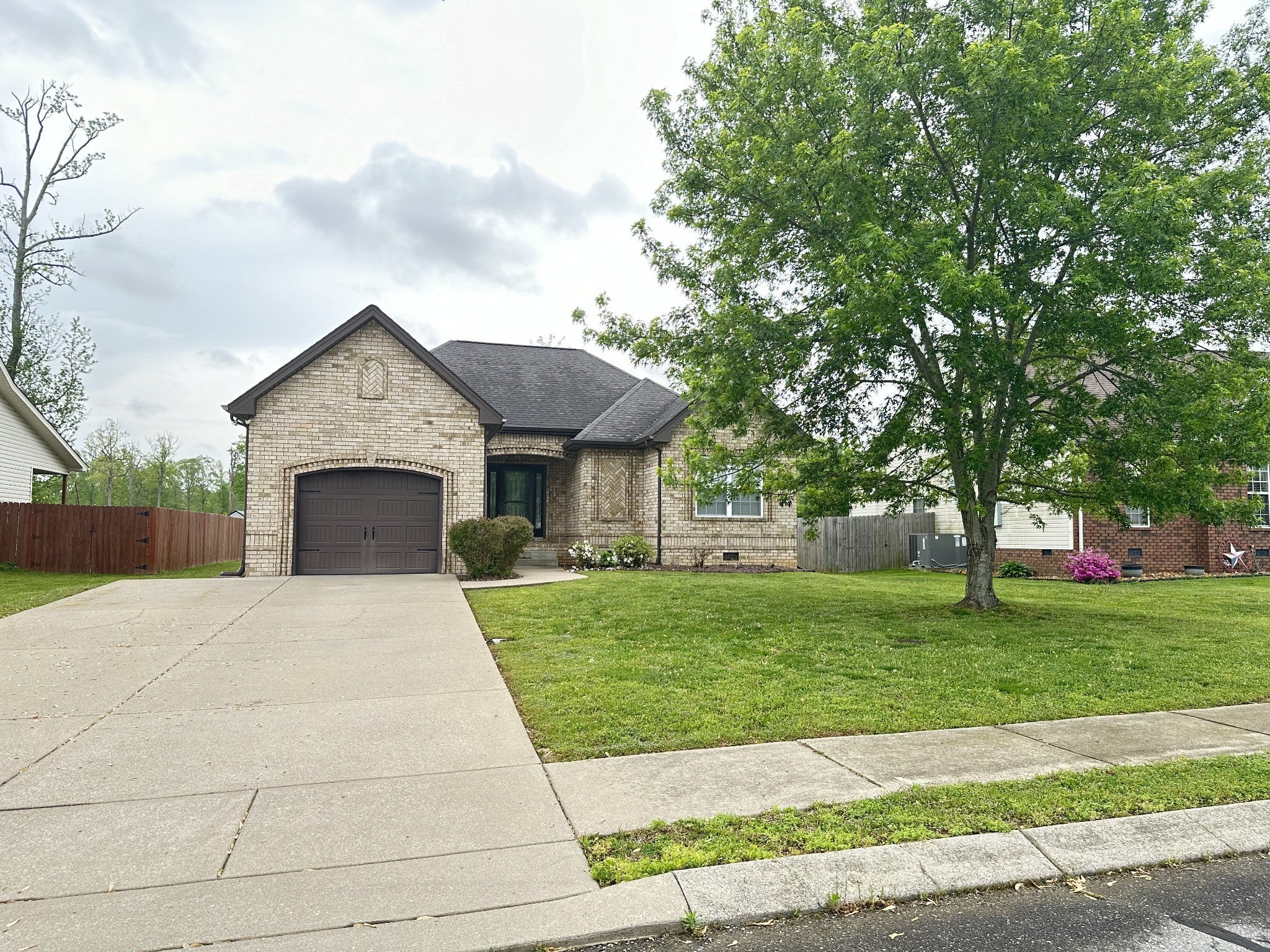 Photo of Listing #2815040
