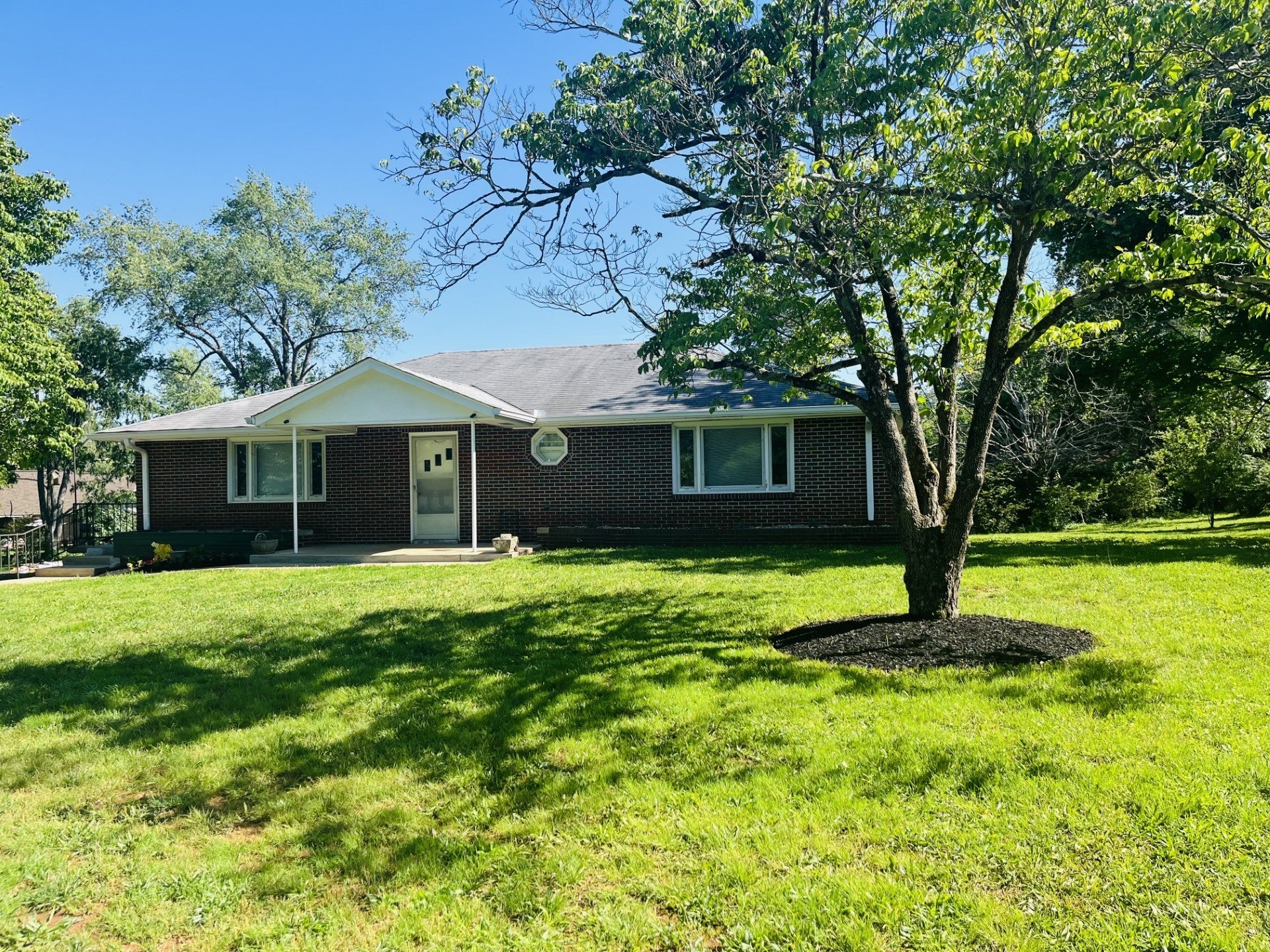 Photo of Listing #2890136