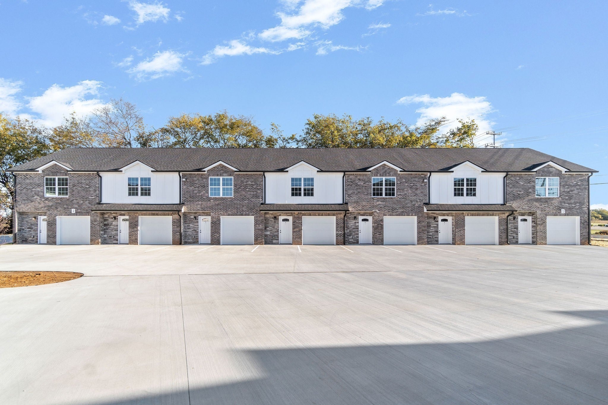 Photo of Listing #2900050
