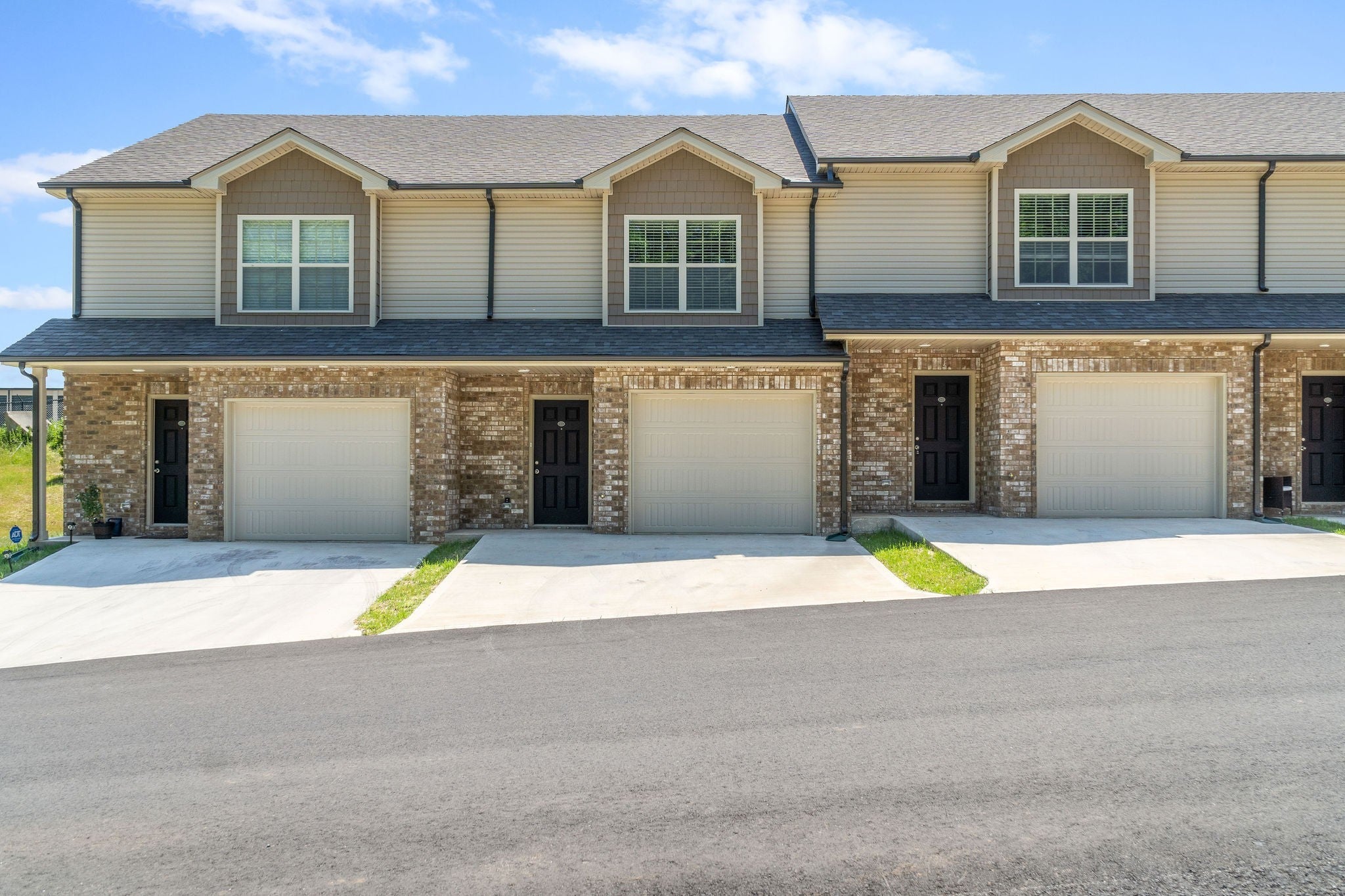 Photo of Listing #2904844
