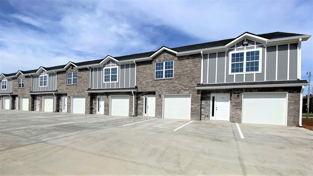 580 Heritage Pointe Dr 402, Clarksville