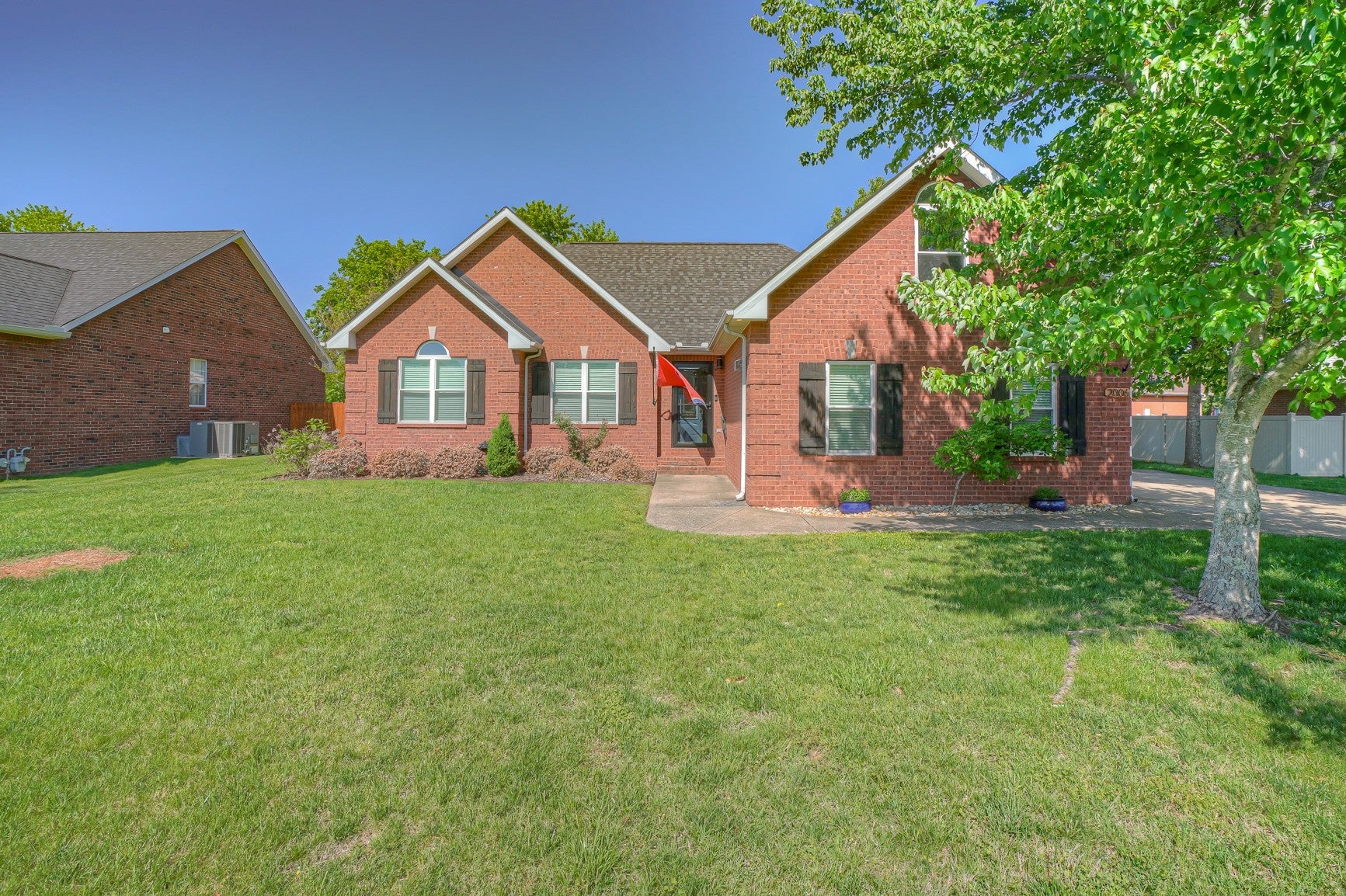 Photo of Listing #2945926