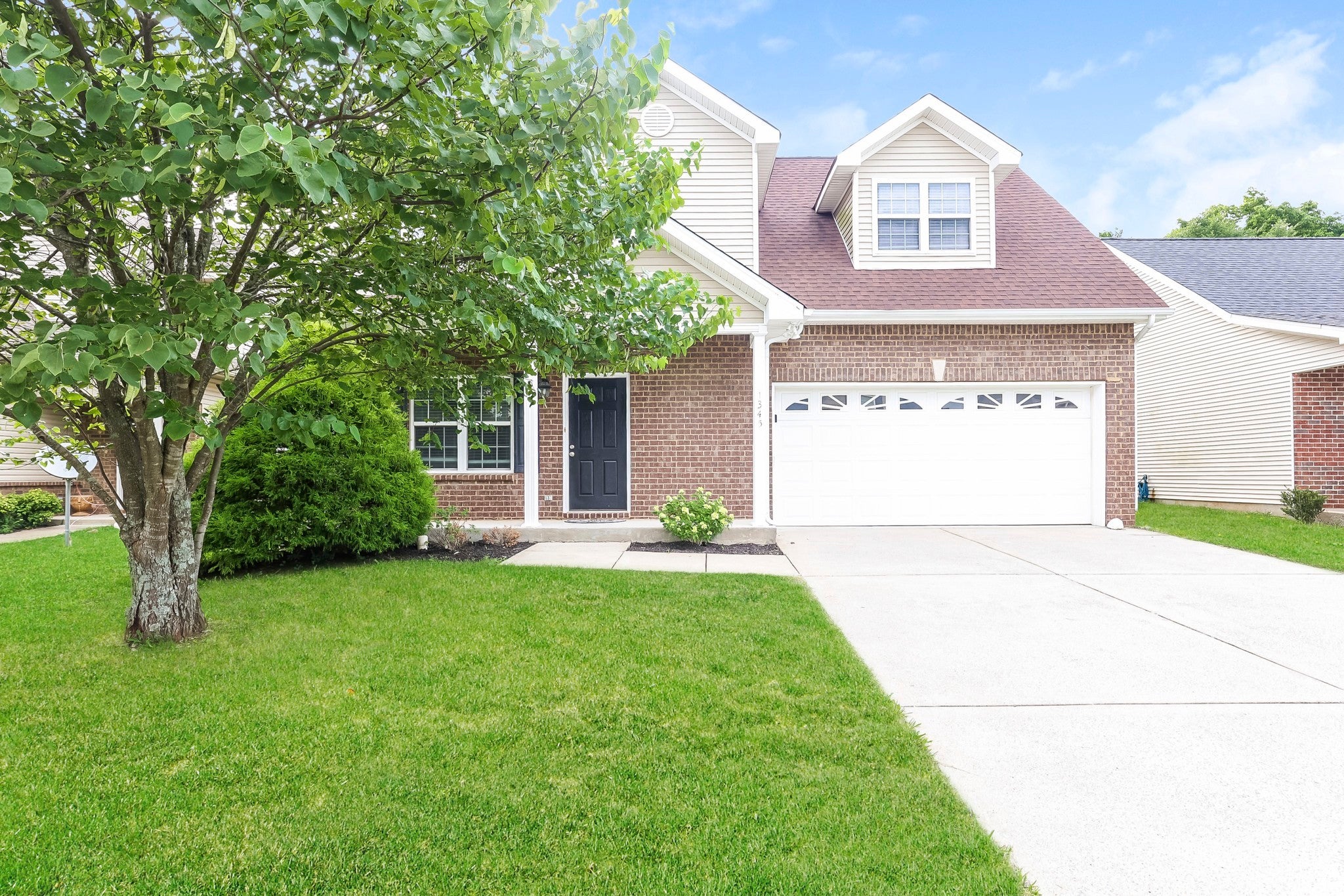 Photo of Listing #2976399