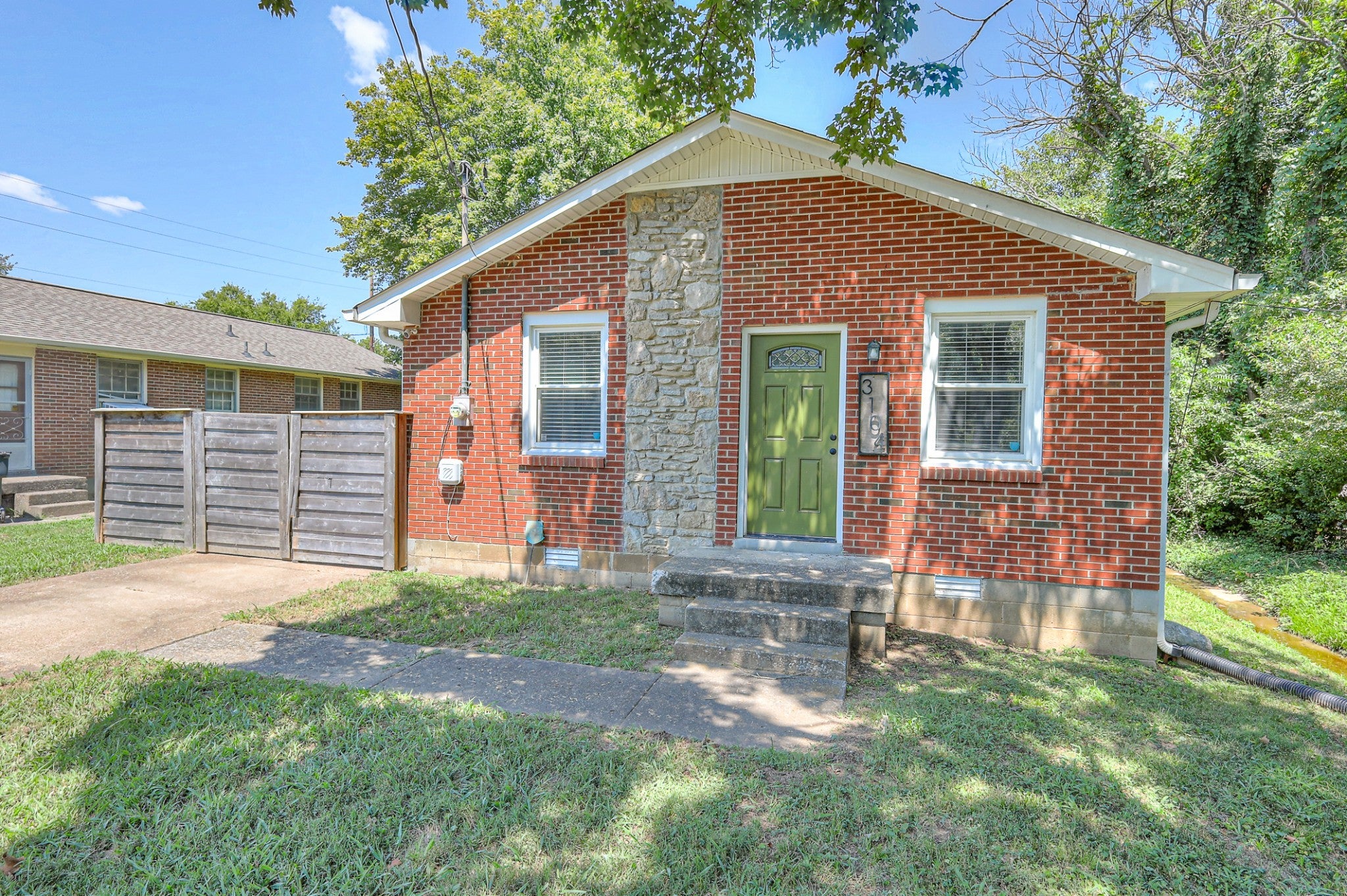 Photo of Listing #2978739