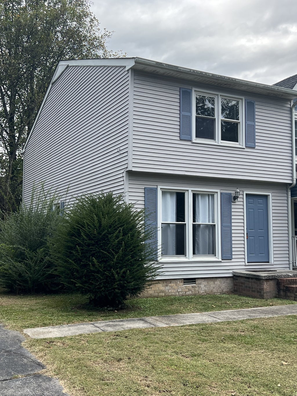 201 Blue Lake Dr A, Tullahoma