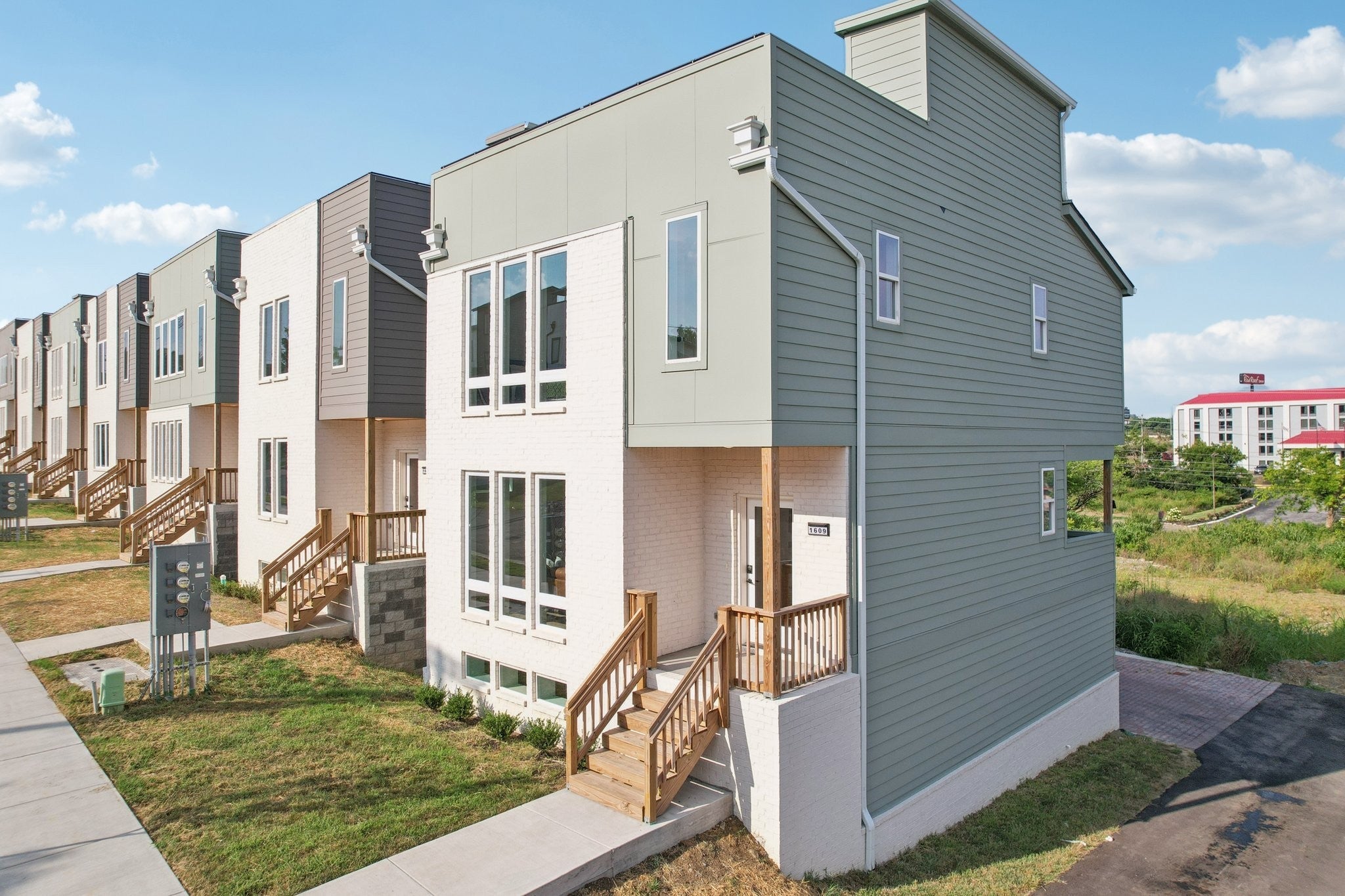 Photo of Listing #2990168