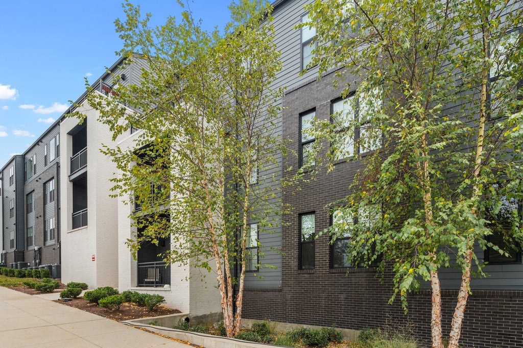 600 E Trinity Ln 107, Nashville