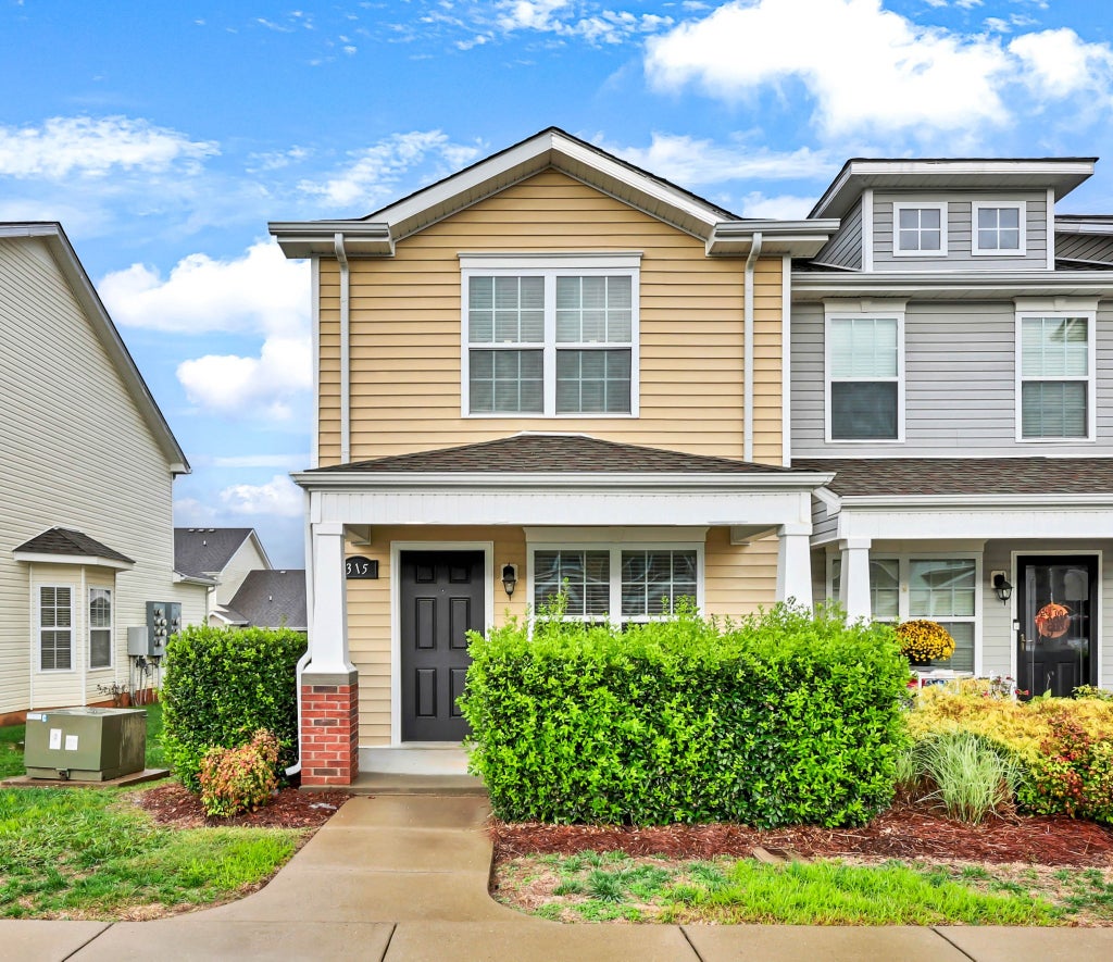 315 Sam Houston Cir, Clarksville