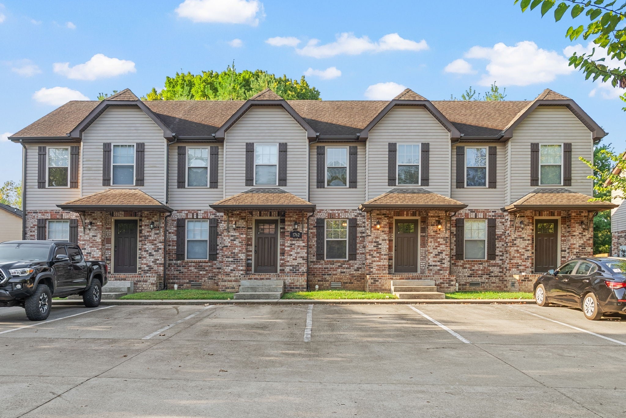 Photo of Listing #2998532