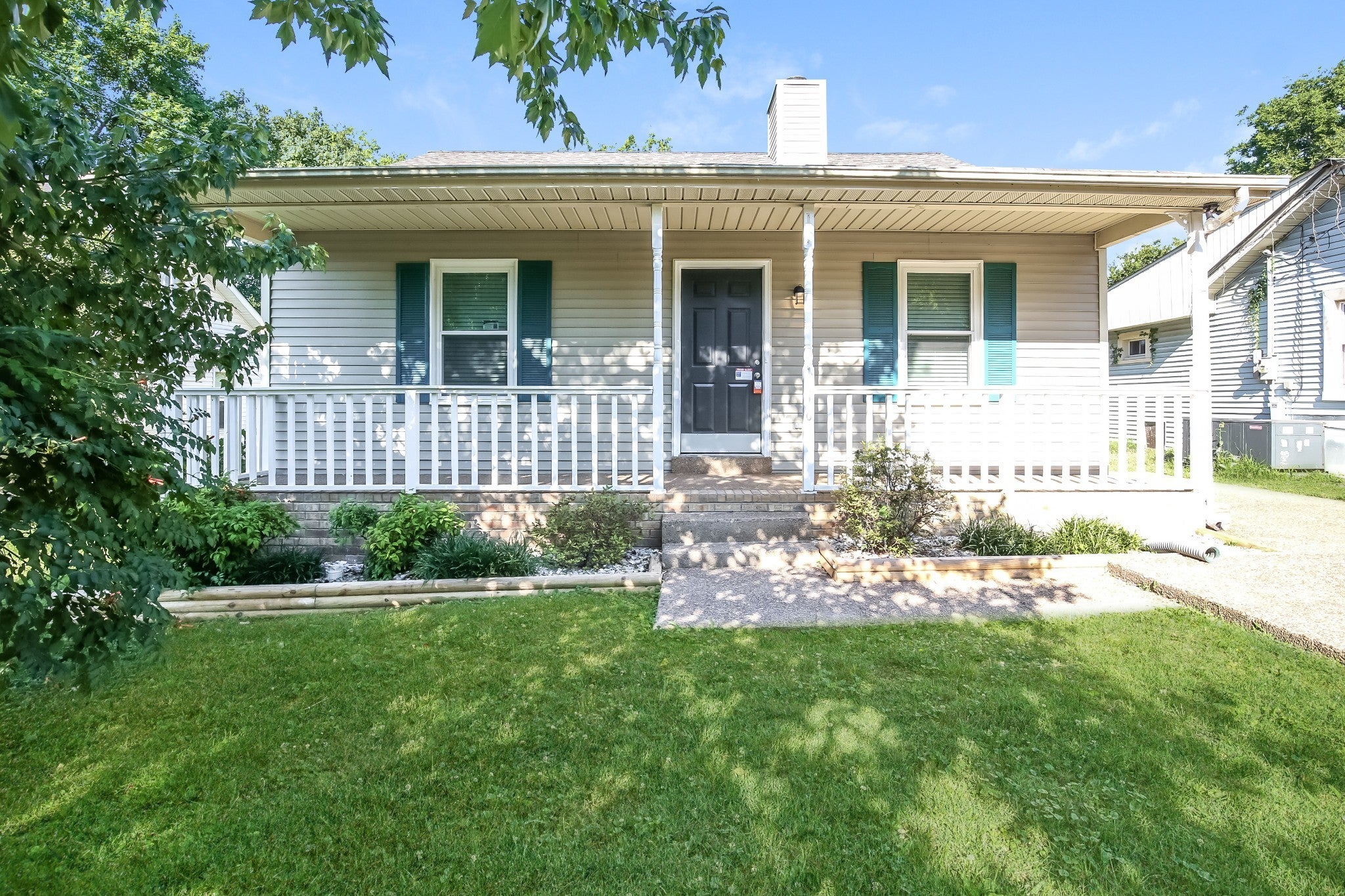 Photo of Listing #3000183