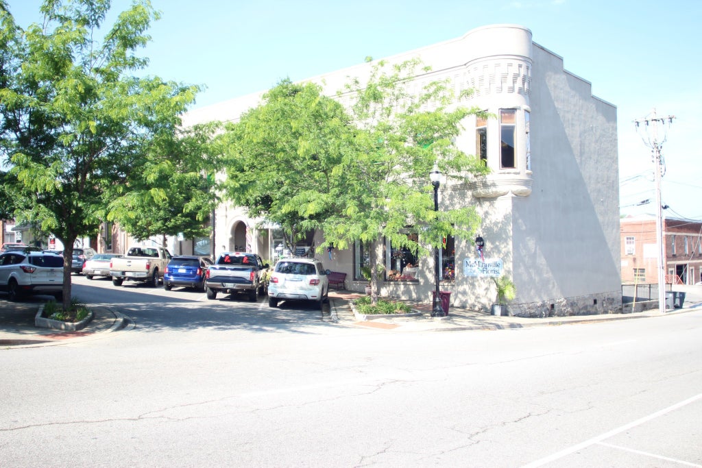 119 W Court Sq 3, McMinnville