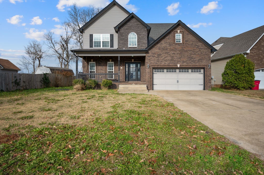 719 Ellie Nat Dr, Clarksville