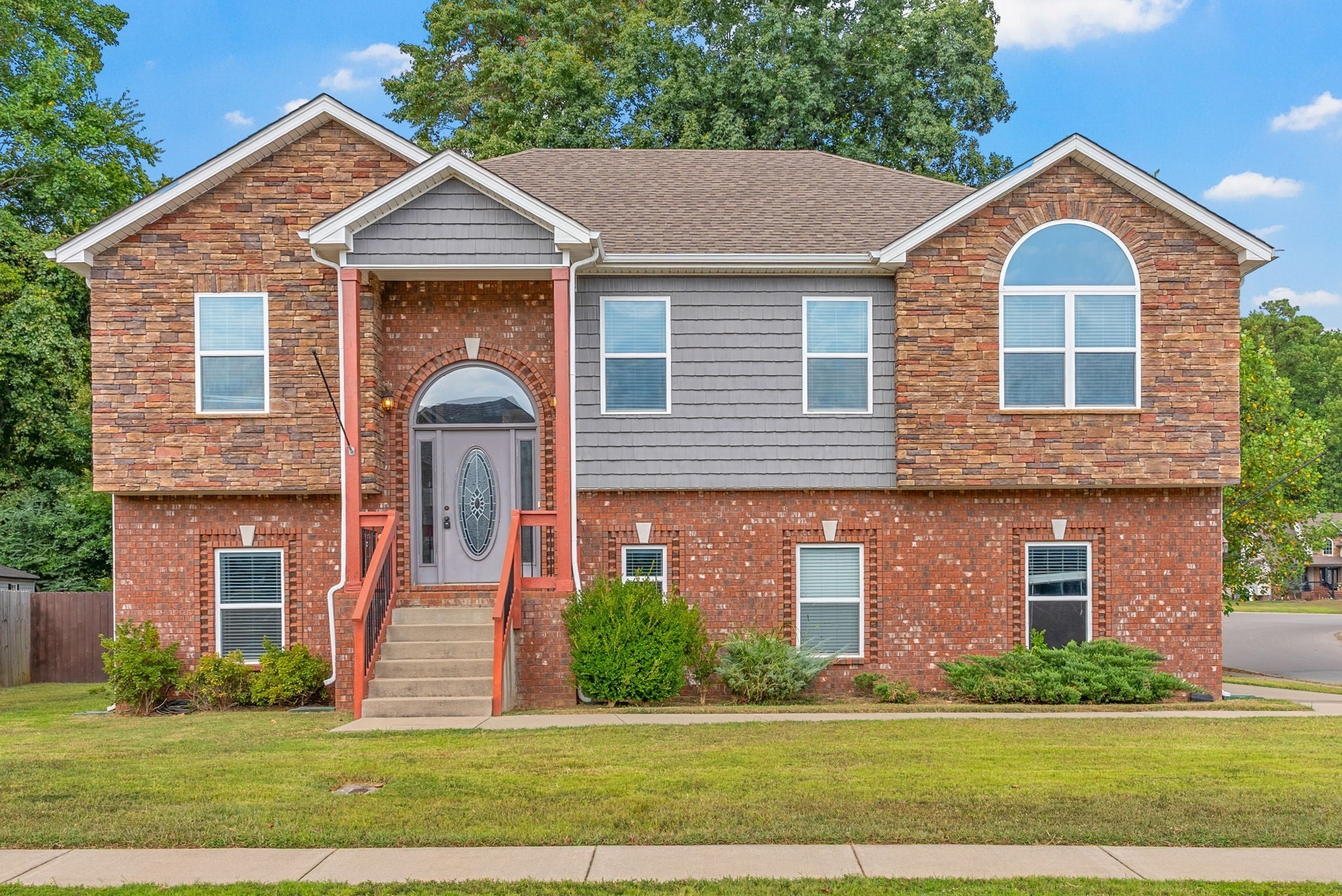 Photo of Listing #3012136