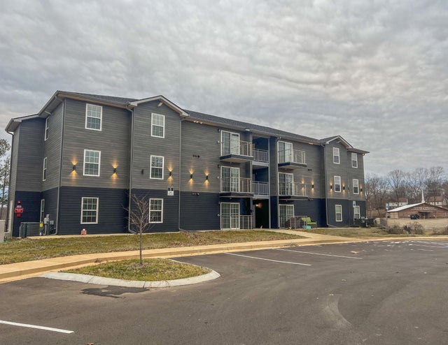 543 Peachers Mill Rd 114, Clarksville