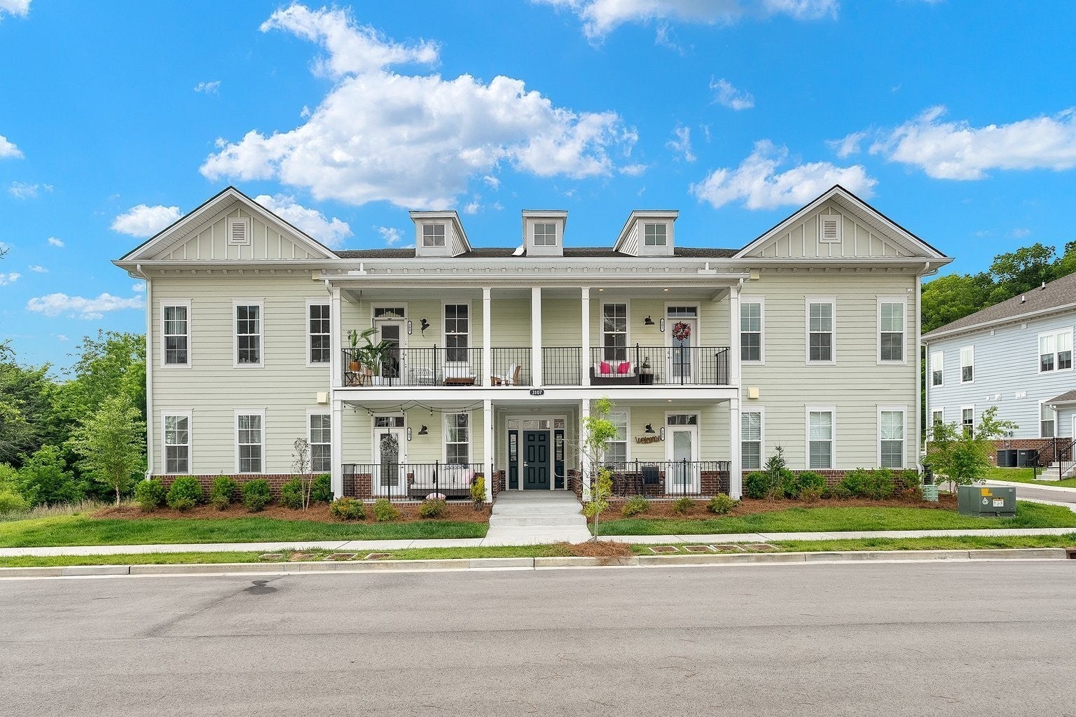 Photo of Listing #3015421