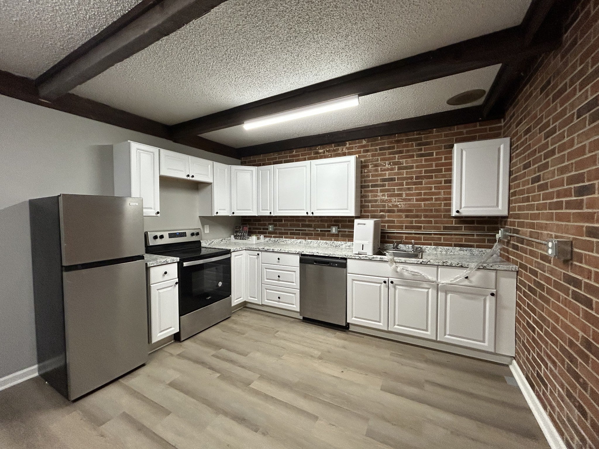 Photo of Listing #3031396