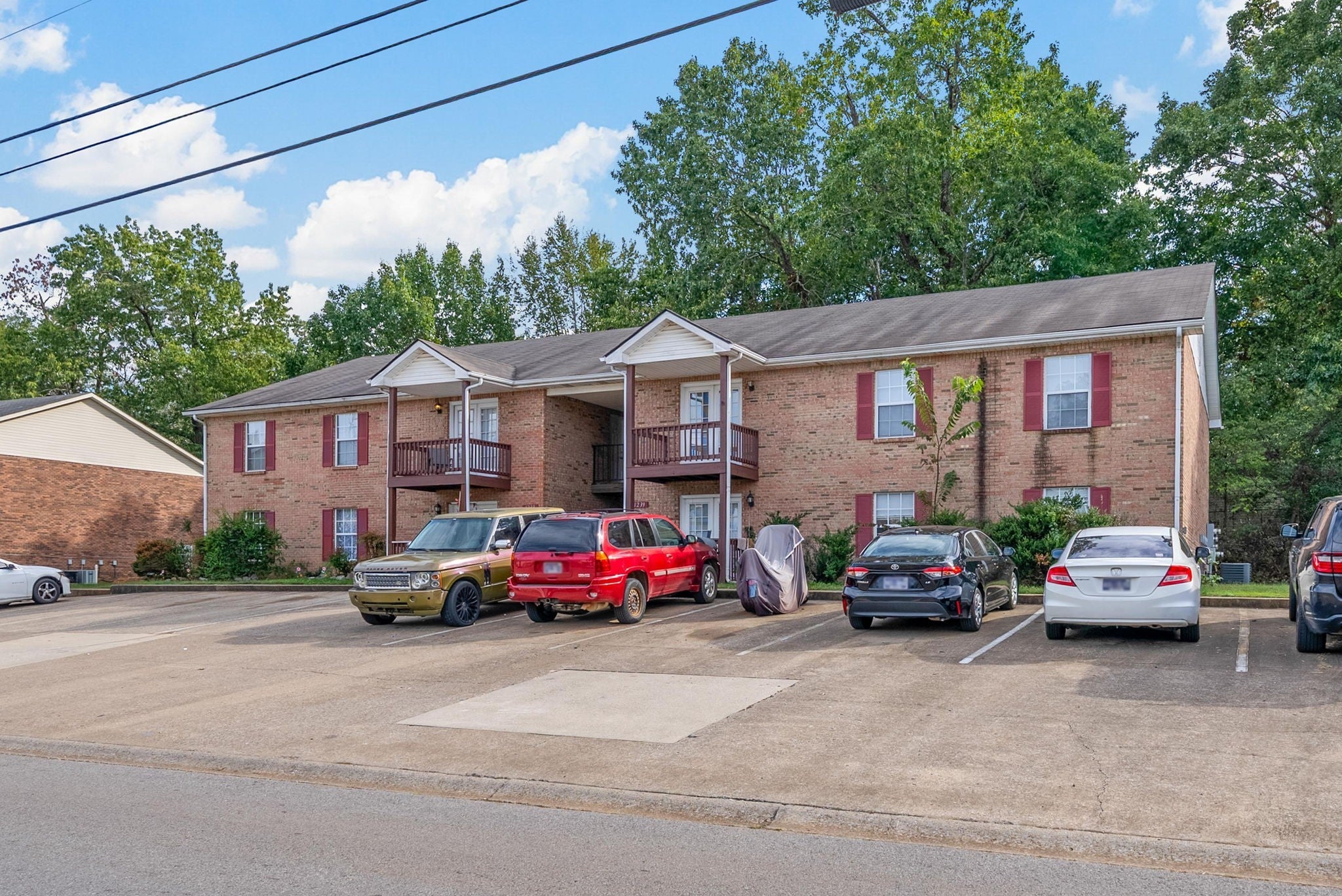 Photo of Listing #3031562