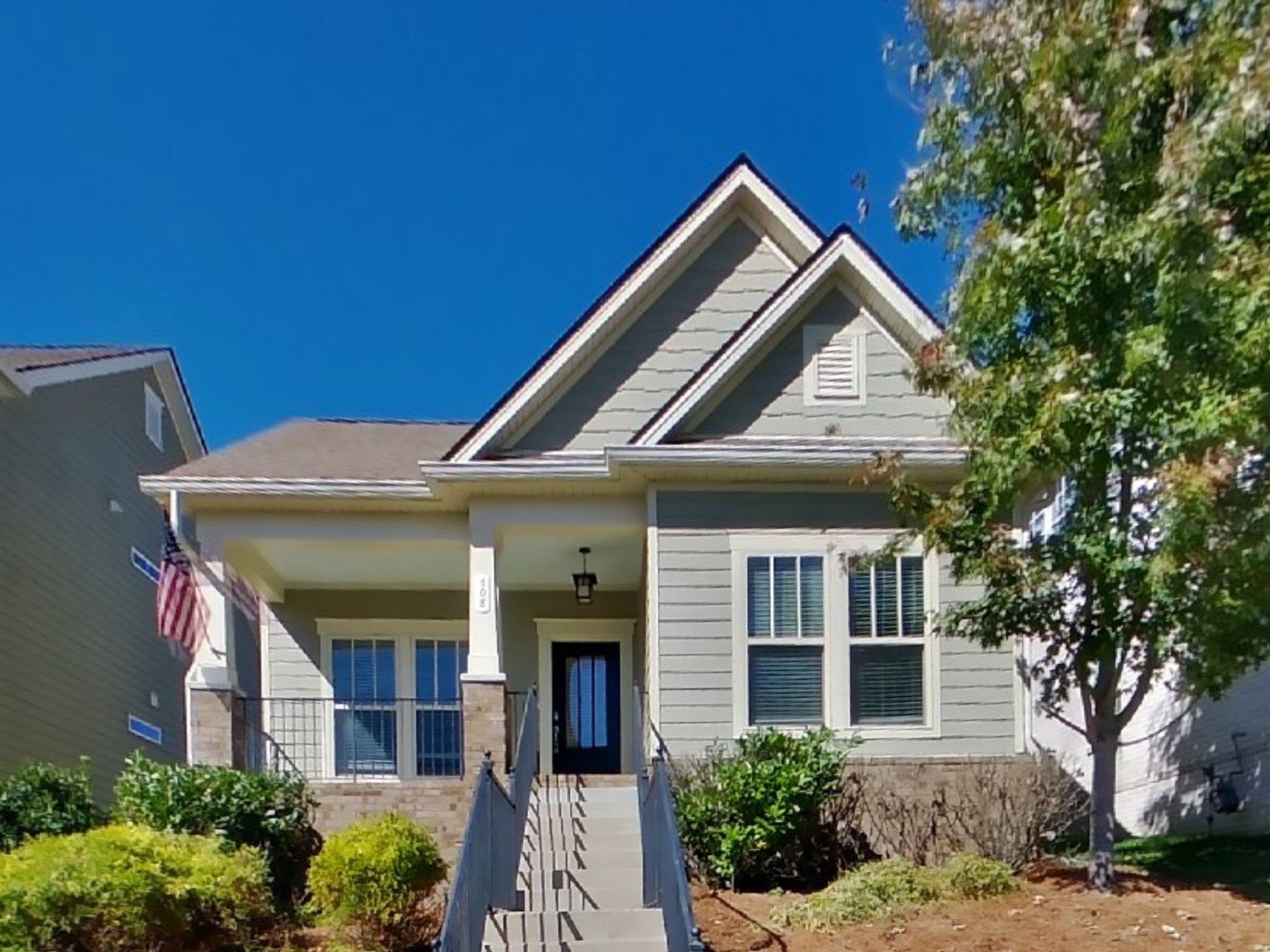 Photo of Listing #3032403