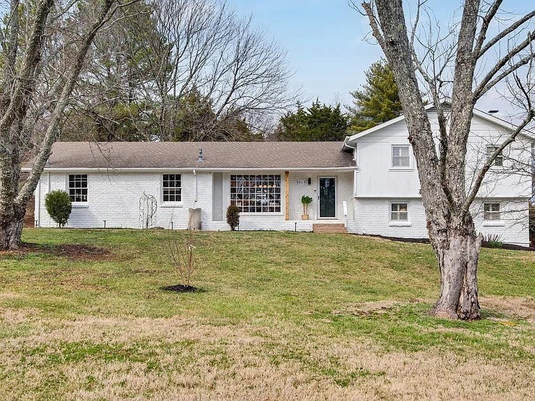 Photo of Listing #3032469