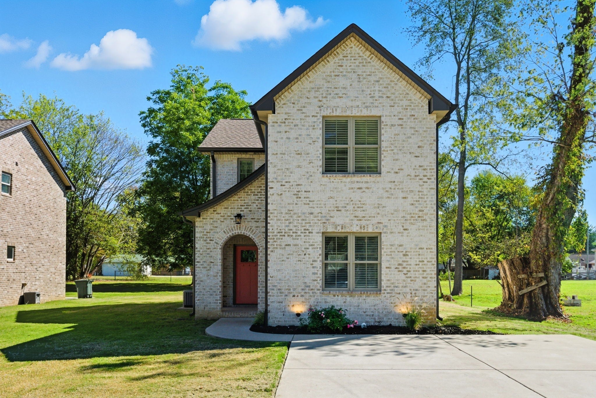 Photo of Listing #3032599