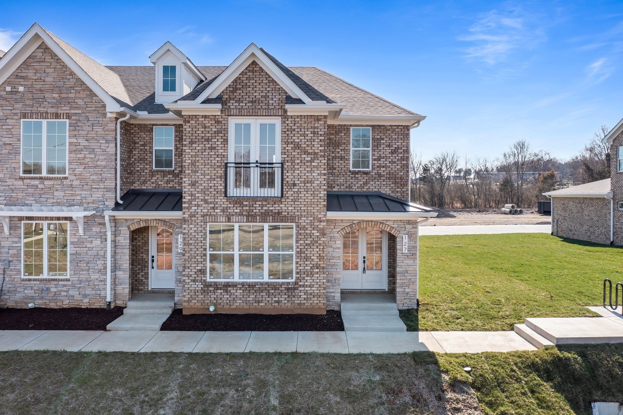 Photo of Listing #3033370