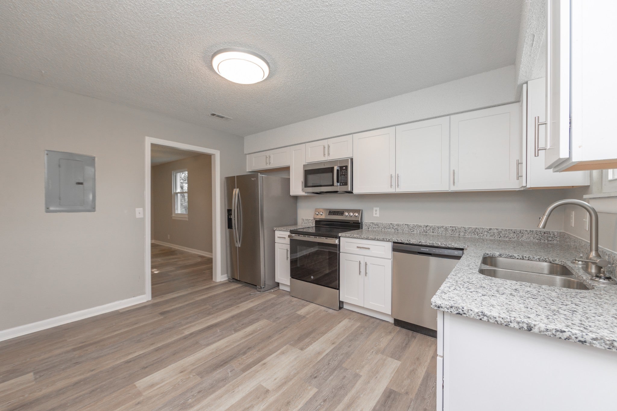 Photo of Listing #3033798