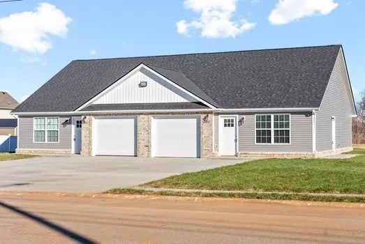 244 Secretariat Way, Oak Grove