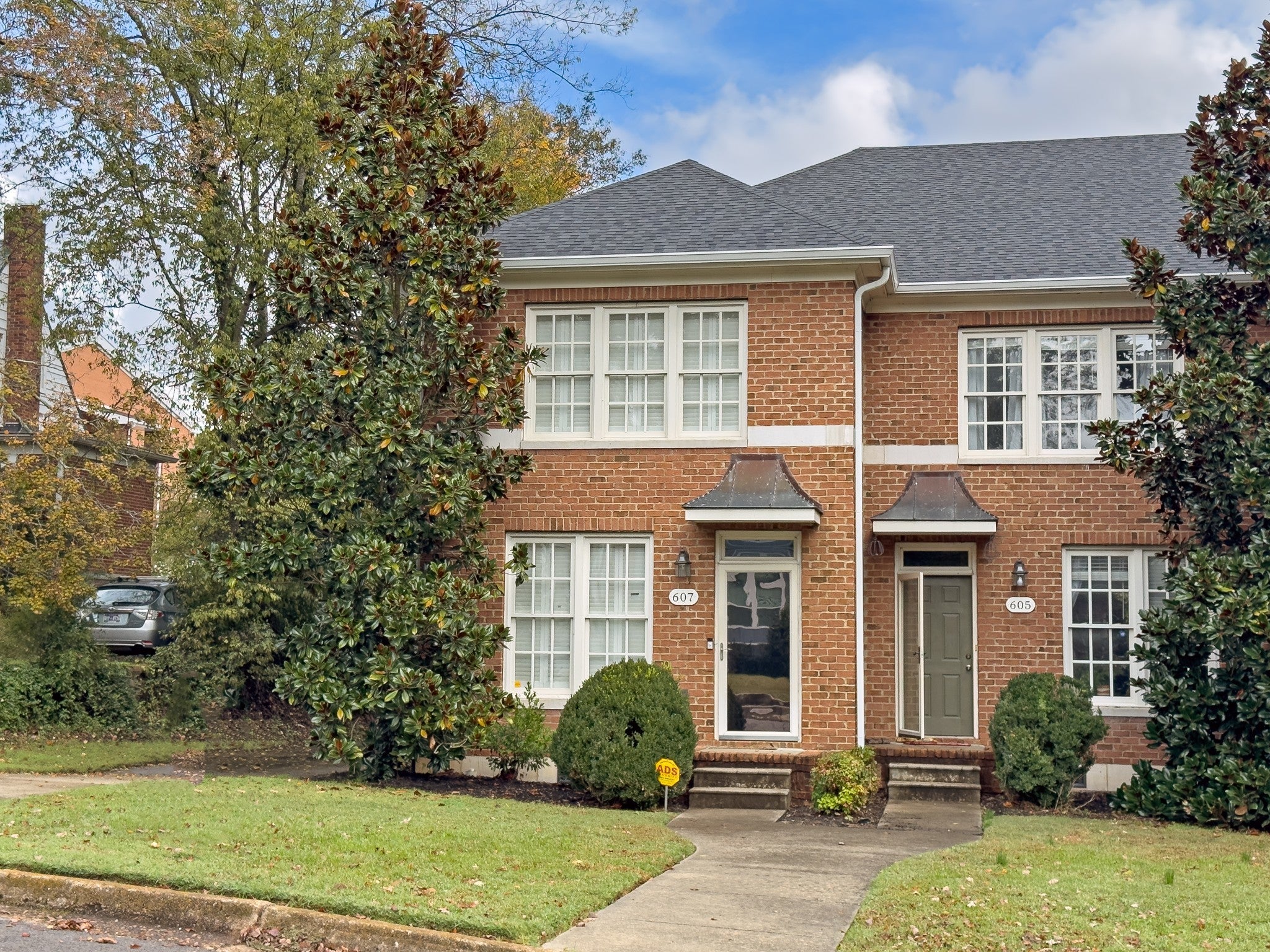 Photo of Listing #3035099