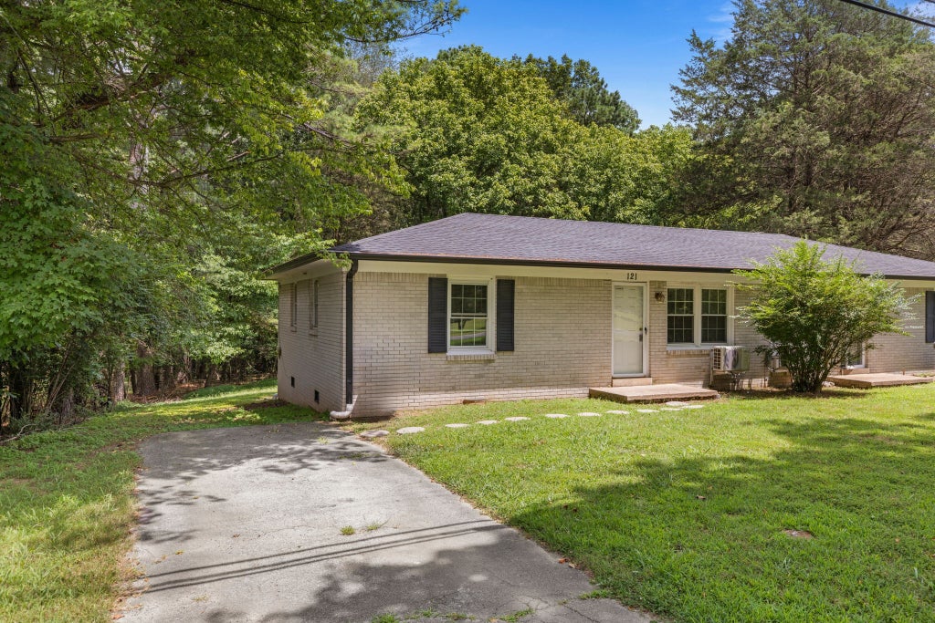 121 Glenn Springs Rd, Lawrenceburg