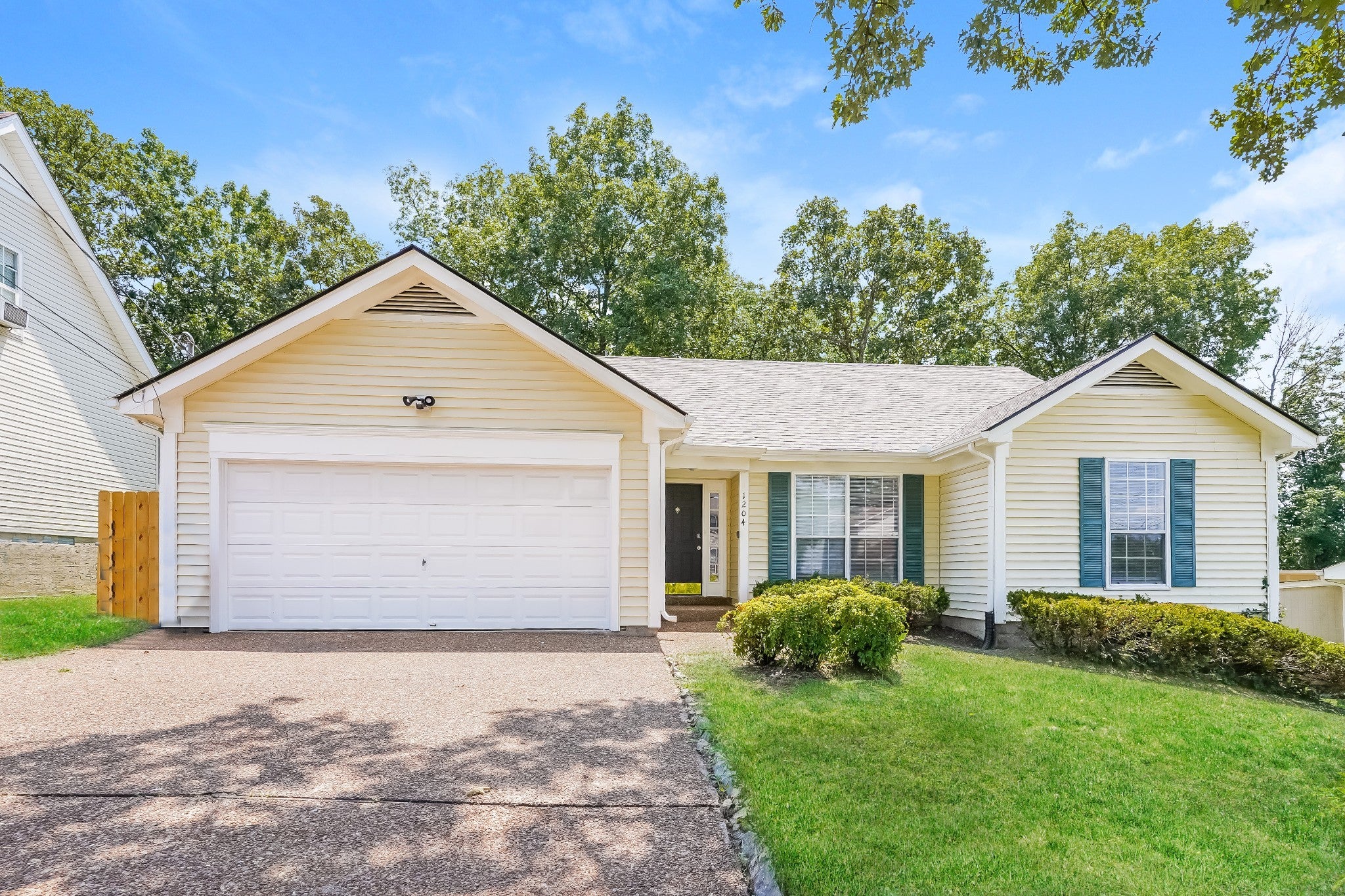 Photo of Listing #3035239