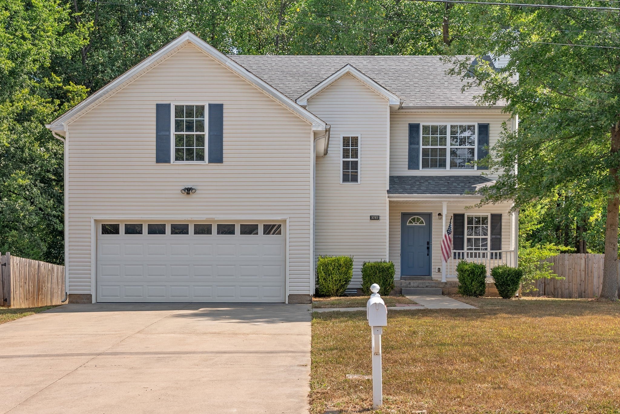 Photo of Listing #3037677