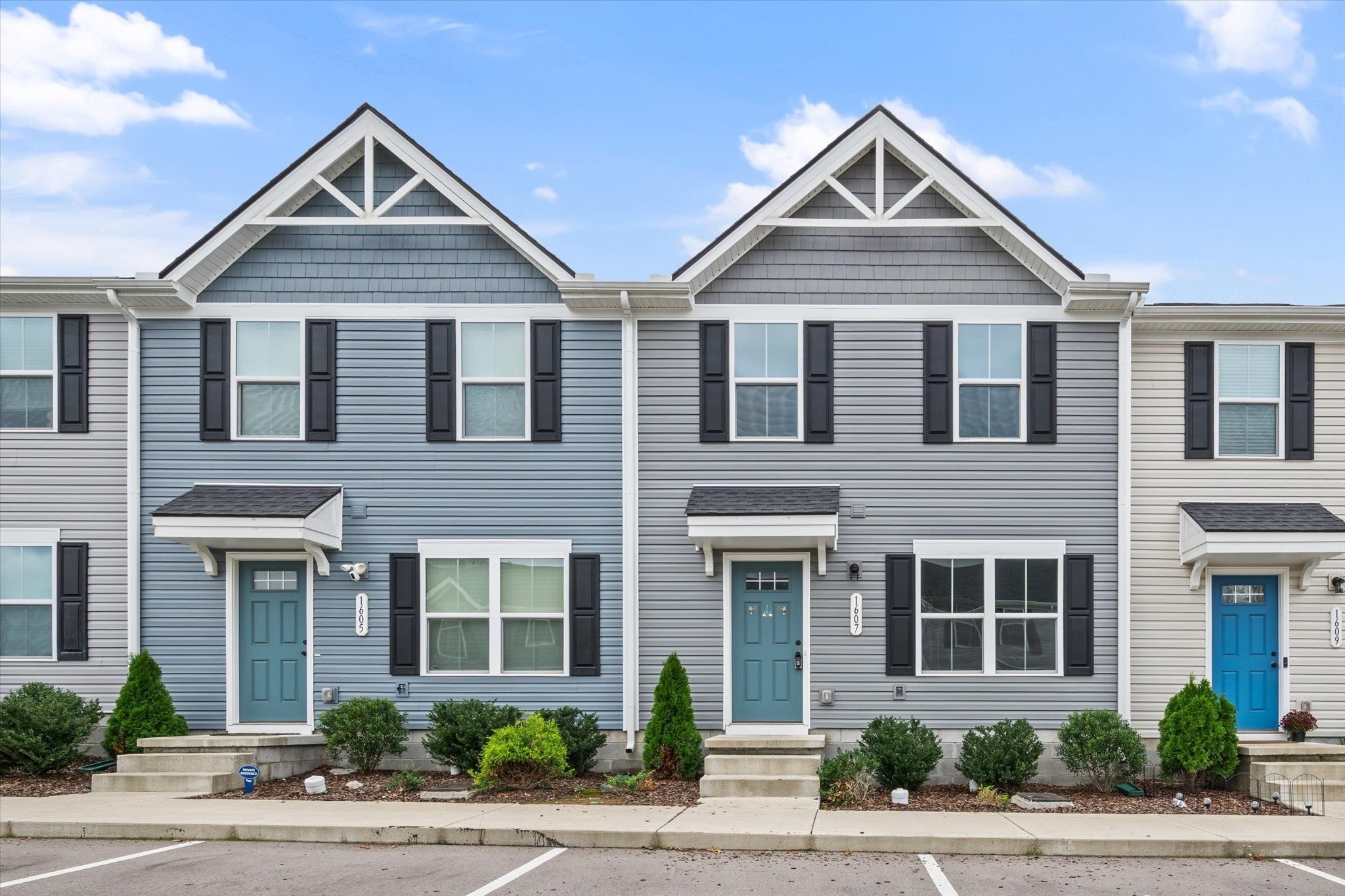 Photo of Listing #3038003