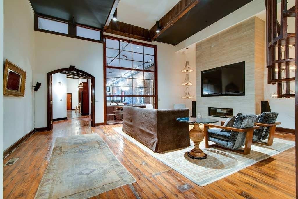 Photo of Listing #3038395