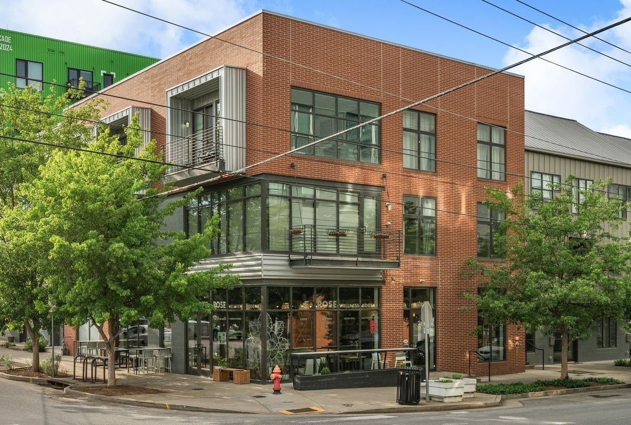 Photo of Listing #3039916