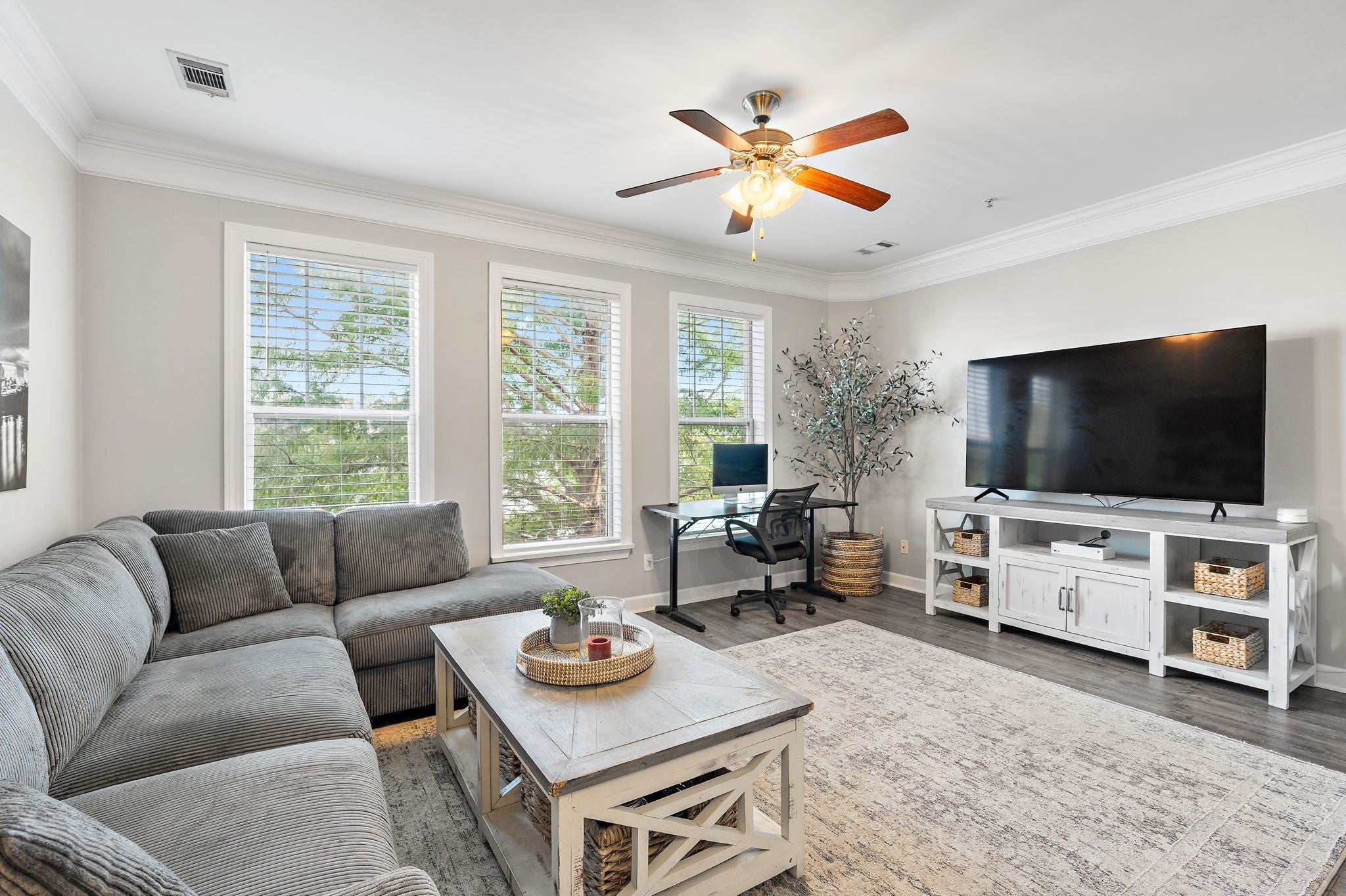 Photo of Listing #3041907