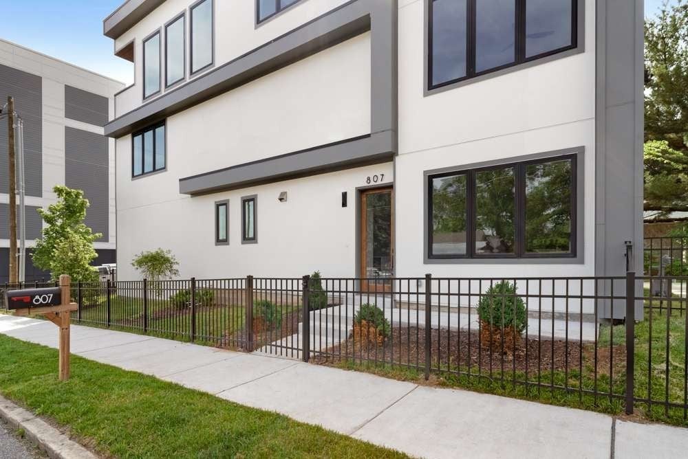 Photo of Listing #3042483